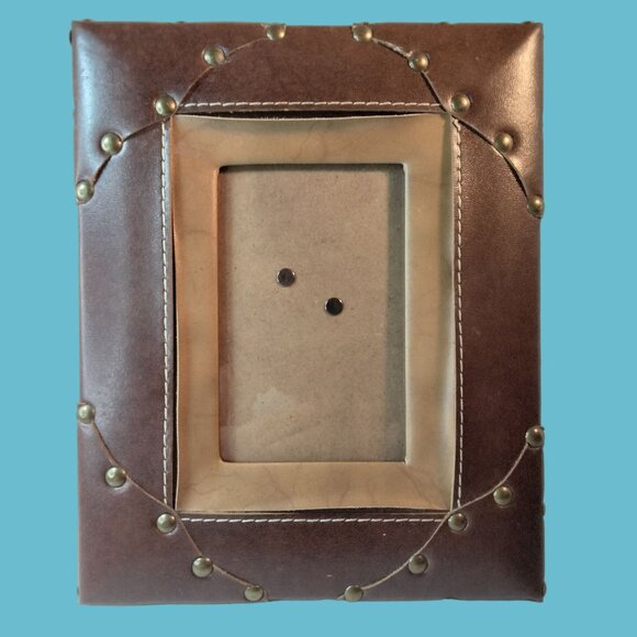 Leather Picture Frame Brass Studs Stand 4x6 Photo Western Lodge Desktop Table - Picture 2 of 8